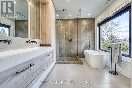 20 Royal Avenue, King, ON - Indoor Photo Showing Bathroom