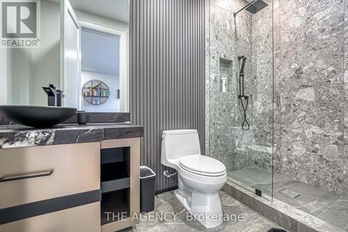 20 Royal Avenue, King, ON - Indoor Photo Showing Bathroom