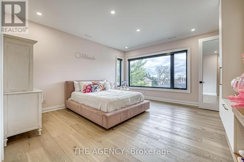 20 Royal Avenue, King, ON - Indoor Photo Showing Bedroom