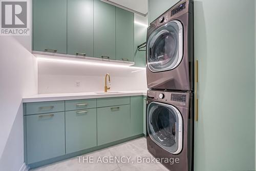 20 Royal Avenue, King, ON - Indoor Photo Showing Laundry Room