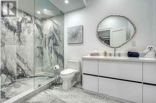 20 Royal Avenue, King, ON - Indoor Photo Showing Bathroom