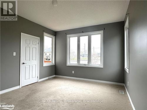 34 Starboard Circle, Wasaga Beach, ON - Indoor Photo Showing Other Room