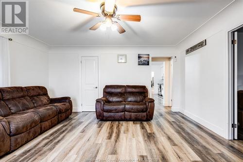 1148 Highway 77, Leamington, ON - Indoor Photo Showing Living Room