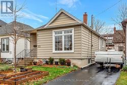 62 HOUGHTON AVENUE N  Hamilton, ON L8H 4L4