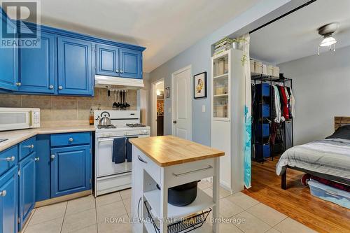 62 Houghton Avenue N, Hamilton, ON - Indoor Photo Showing Kitchen