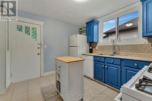 62 Houghton Avenue N, Hamilton, ON - Indoor Photo Showing Kitchen With Double Sink