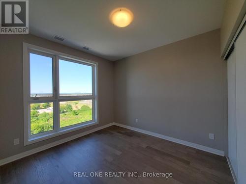 417 - 95 Dundas Street W, Oakville, ON - Indoor Photo Showing Other Room