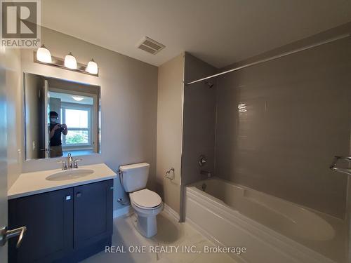 417 - 95 Dundas Street W, Oakville, ON - Indoor Photo Showing Bathroom