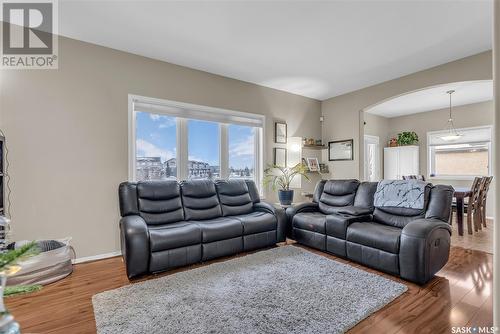 138 Allwood Crescent, Saskatoon, SK - Indoor Photo Showing Living Room