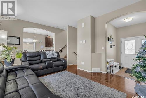 138 Allwood Crescent, Saskatoon, SK - Indoor Photo Showing Living Room