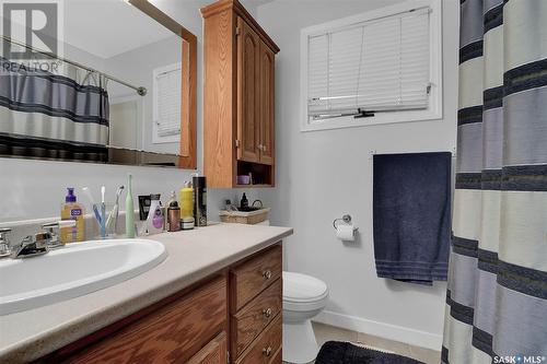 4801 8Th Avenue, Regina, SK - Indoor Photo Showing Bathroom