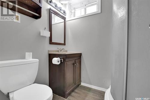 4801 8Th Avenue, Regina, SK - Indoor Photo Showing Bathroom