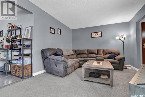 4801 8Th Avenue, Regina, SK - Indoor Photo Showing Living Room