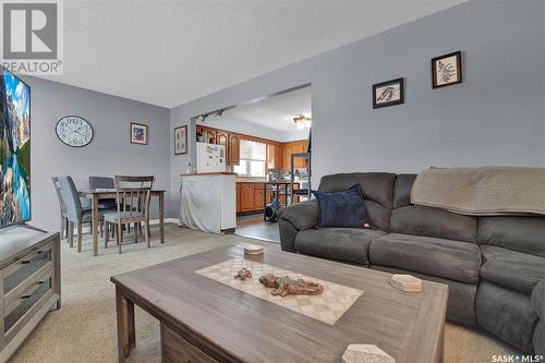 4801 8Th Avenue, Regina, SK - Indoor Photo Showing Living Room