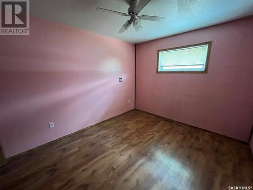 108 1St Avenue, Lintlaw, SK - Indoor Photo Showing Other Room