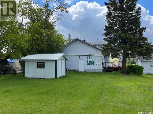 108 1St Avenue, Lintlaw, SK - Outdoor