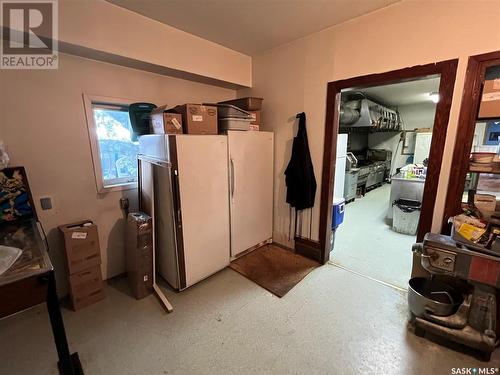 108 1St Avenue, Lintlaw, SK - Indoor Photo Showing Laundry Room