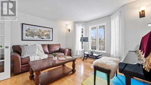 5 Trainor Place, St. John'S, NL - Indoor Photo Showing Living Room