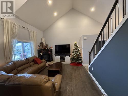 8708 113A Avenue, Fort St. John, BC - Indoor Photo Showing Living Room