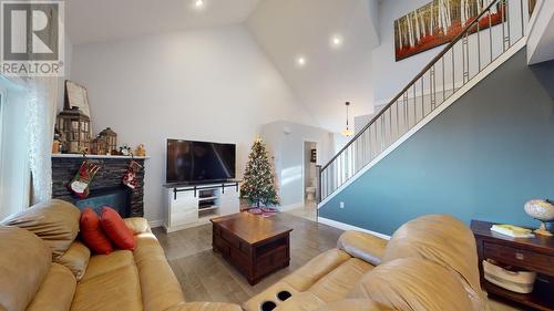 8708 113A Avenue, Fort St. John, BC - Indoor Photo Showing Living Room