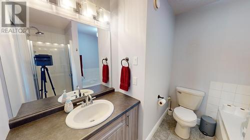 8708 113A Avenue, Fort St. John, BC - Indoor Photo Showing Bathroom