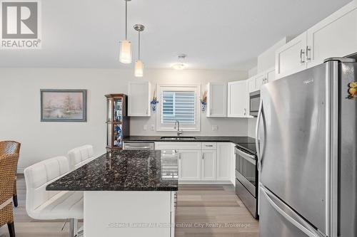 196 Lake Breeze Drive, Ashfield-Colborne-Wawanosh (Ashfield Twp), ON - Indoor Photo Showing Kitchen With Double Sink With Upgraded Kitchen