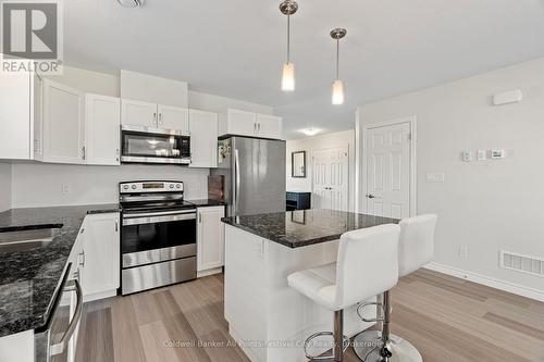 196 Lake Breeze Drive, Ashfield-Colborne-Wawanosh (Ashfield Twp), ON - Indoor Photo Showing Kitchen With Double Sink With Upgraded Kitchen