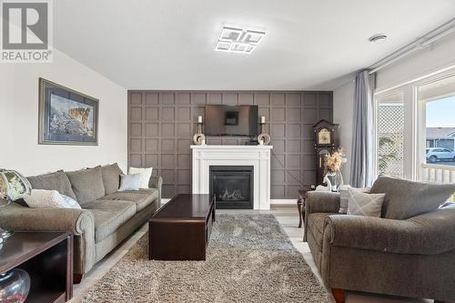 196 Lake Breeze Drive, Ashfield-Colborne-Wawanosh (Ashfield Twp), ON - Indoor Photo Showing Living Room With Fireplace