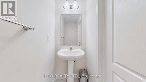 1672 Copeland Circle, Milton, ON - Indoor Photo Showing Bathroom