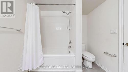 1672 Copeland Circle, Milton, ON - Indoor Photo Showing Bathroom