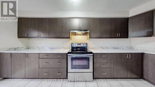 1672 Copeland Circle, Milton, ON - Indoor Photo Showing Kitchen