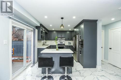 94 Saintsbury Crescent, Brampton, ON - Indoor Photo Showing Kitchen With Upgraded Kitchen