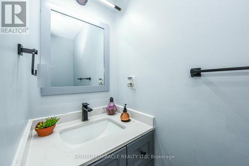 94 Saintsbury Crescent, Brampton, ON - Indoor Photo Showing Bathroom