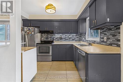 422 Luzon Crescent, Mississauga, ON - Indoor Photo Showing Kitchen With Double Sink With Upgraded Kitchen