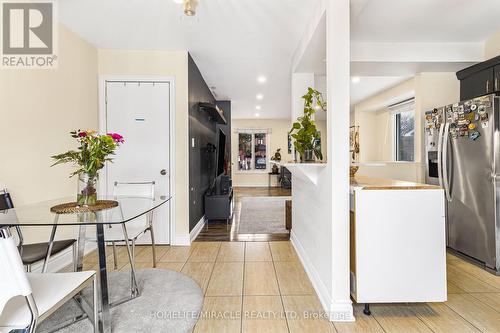 422 Luzon Crescent, Mississauga, ON - Indoor Photo Showing Dining Room