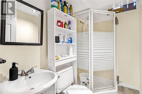 422 Luzon Crescent, Mississauga, ON - Indoor Photo Showing Bathroom