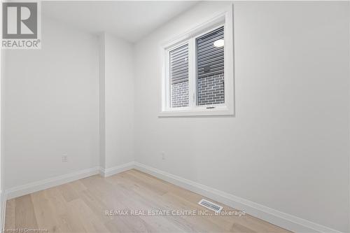 11 Ontario Street, Cambridge, ON - Indoor Photo Showing Other Room