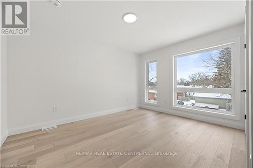 11 Ontario Street, Cambridge, ON - Indoor Photo Showing Other Room