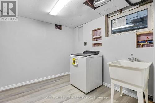 360 Oakland Avenue, London, ON - Indoor Photo Showing Laundry Room