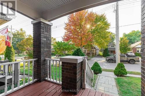 360 Oakland Avenue, London, ON - Outdoor With Exterior