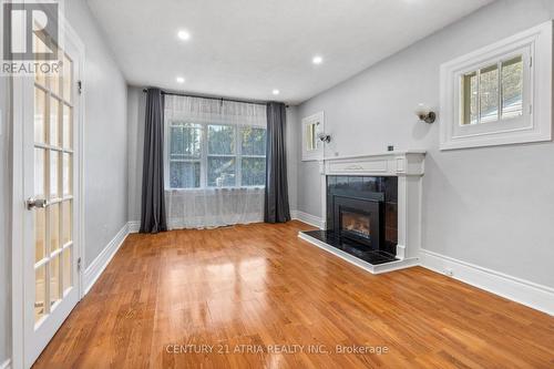 360 Oakland Avenue, London, ON - Indoor Photo Showing Living Room With Fireplace