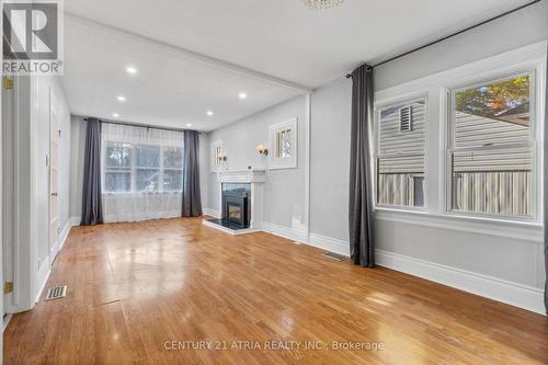 360 Oakland Avenue, London, ON - Indoor Photo Showing Other Room With Fireplace