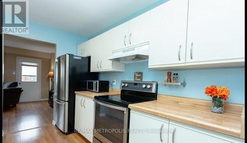 18 - 1115 Nellis Street E, Woodstock, ON - Indoor Photo Showing Kitchen With Stainless Steel Kitchen