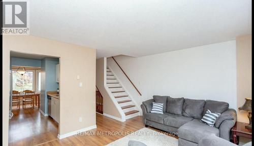 18 - 1115 Nellis Street E, Woodstock, ON - Indoor Photo Showing Living Room