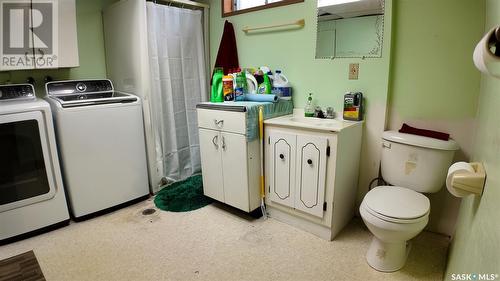 1182 112Th Street, North Battleford, SK - Indoor Photo Showing Laundry Room