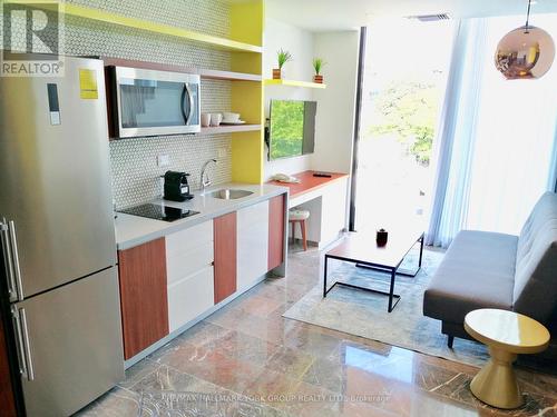 302 Singular Joy, Mexico, ON - Indoor Photo Showing Kitchen