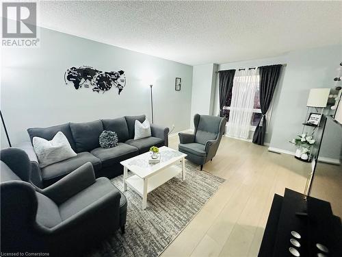 484 Third Street Unit# 4, London, ON - Indoor Photo Showing Living Room