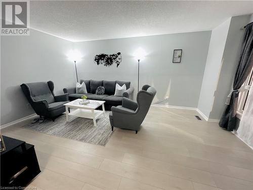 484 Third Street Unit# 4, London, ON - Indoor Photo Showing Living Room