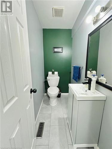 484 Third Street Unit# 4, London, ON - Indoor Photo Showing Bathroom