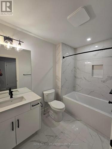 99 - 2700 Buroak Drive, London, ON - Indoor Photo Showing Bathroom